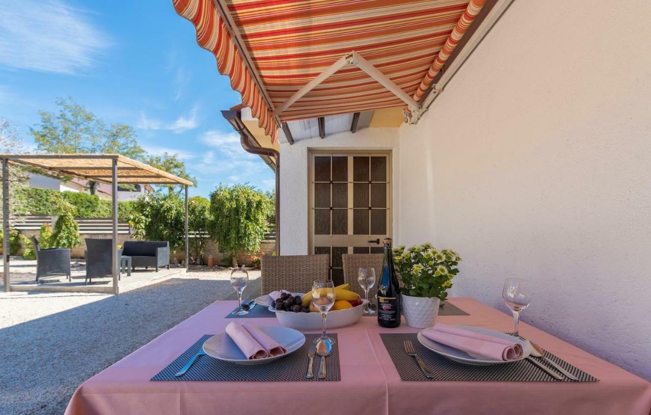 Cottage Nilda I Musalez 外观 照片